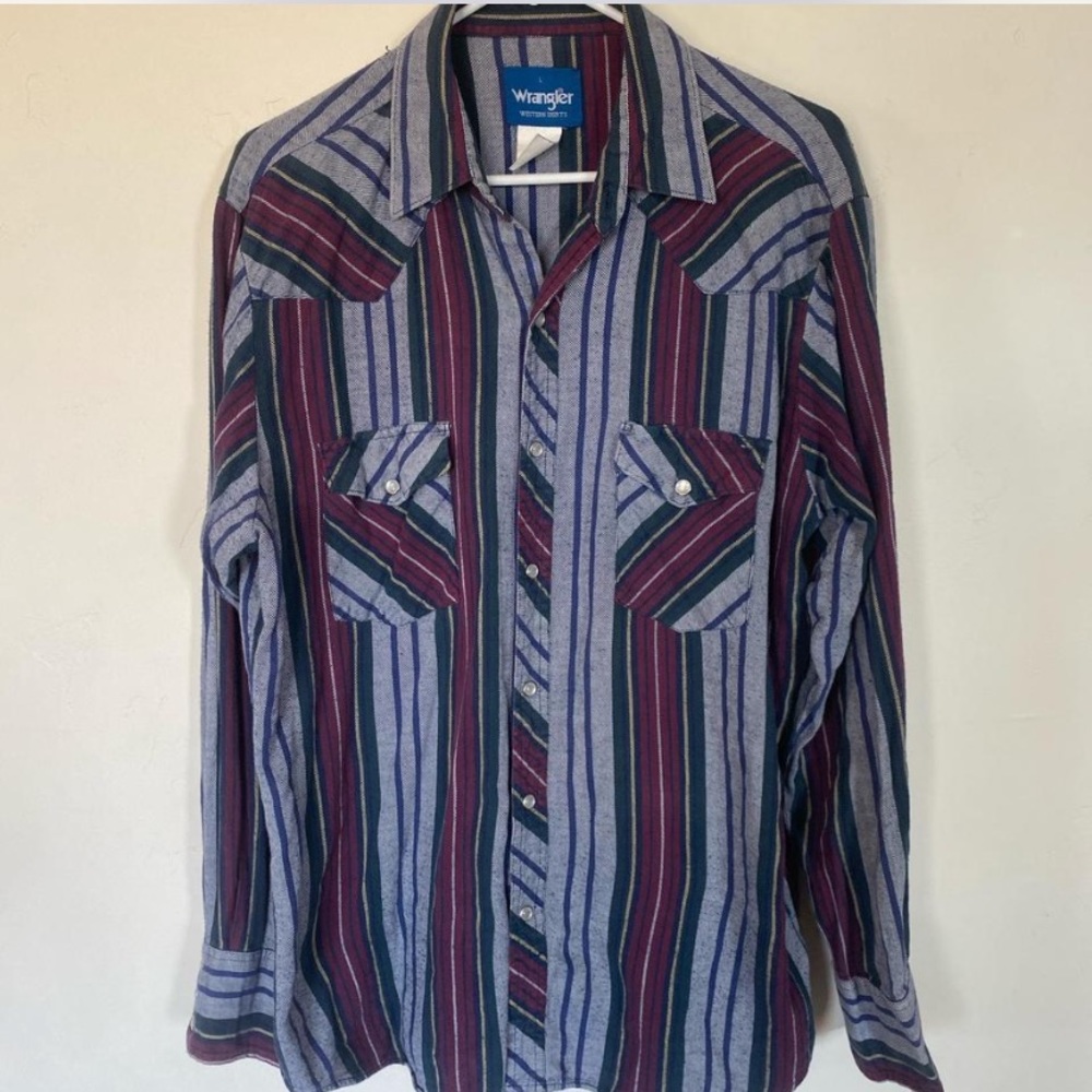 Men’s vintage Wrangler Western long sleeve button down with pearl snaps